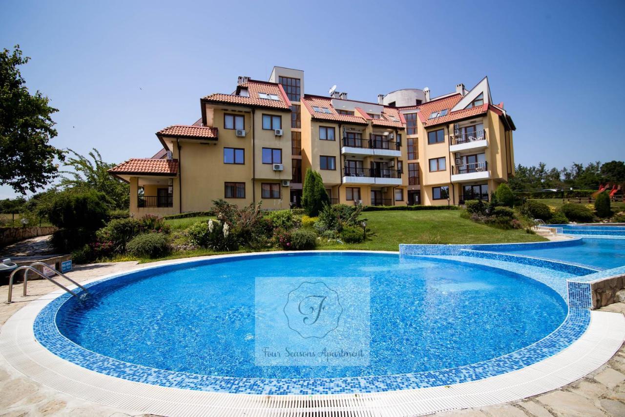 Four Seasons Apartment - Oasis Beach Resort Bliznaci Kültér fotó