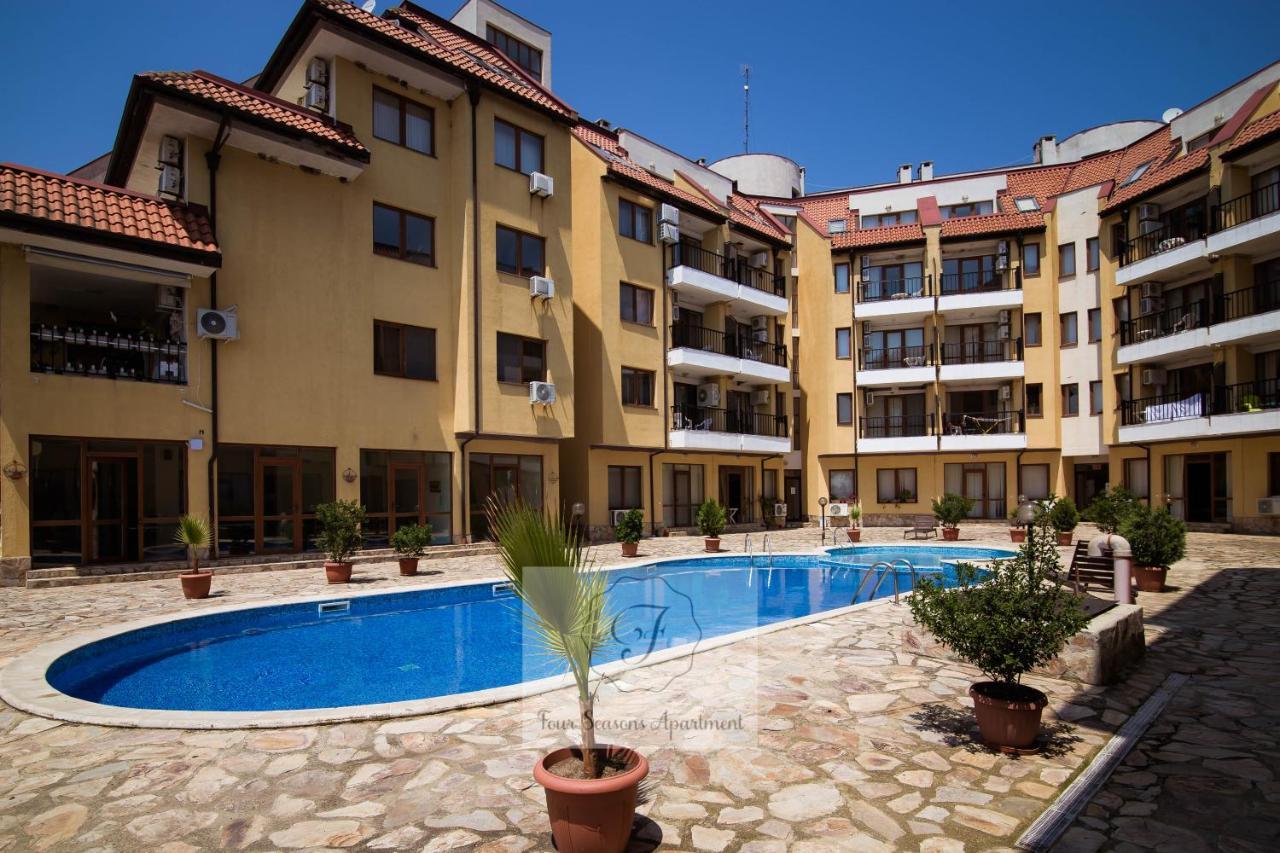Four Seasons Apartment - Oasis Beach Resort Bliznaci Kültér fotó