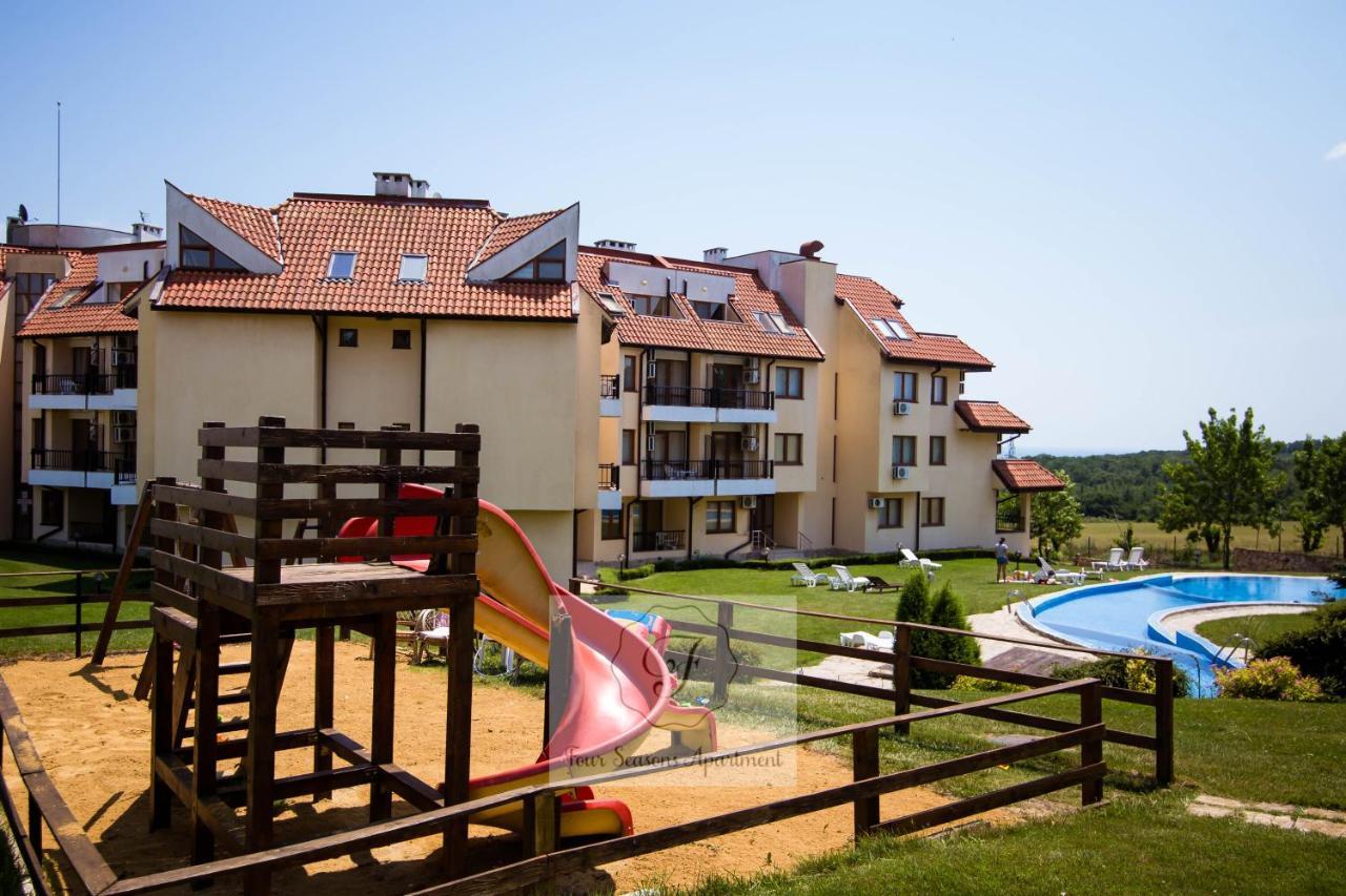 Four Seasons Apartment - Oasis Beach Resort Bliznaci Kültér fotó
