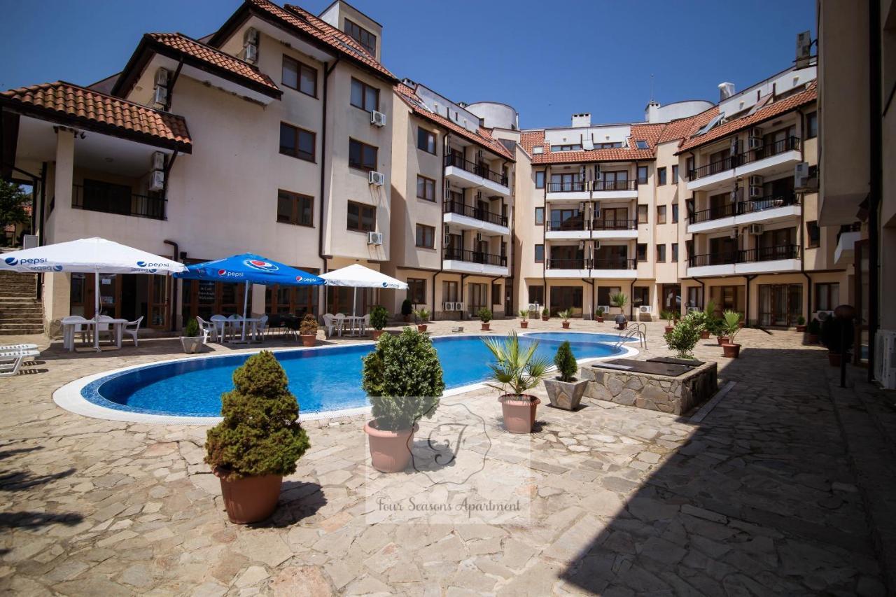 Four Seasons Apartment - Oasis Beach Resort Bliznaci Kültér fotó
